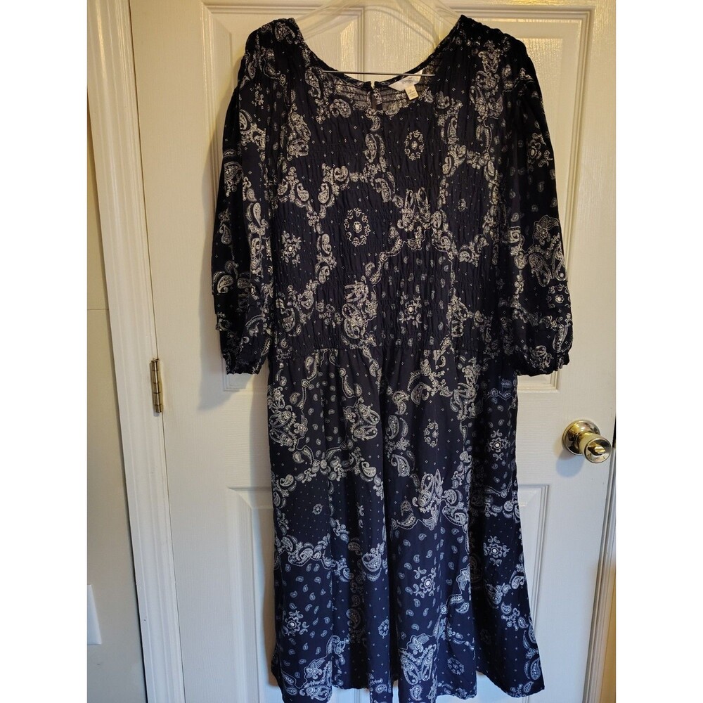 Terra & Sky Women's 3X Plus Black White Paisley Scoop Smocked Midi Button